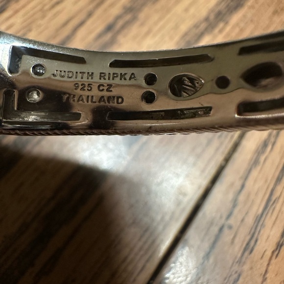 Judith Ripka Caged Heart bangle - Picture 5 of 5